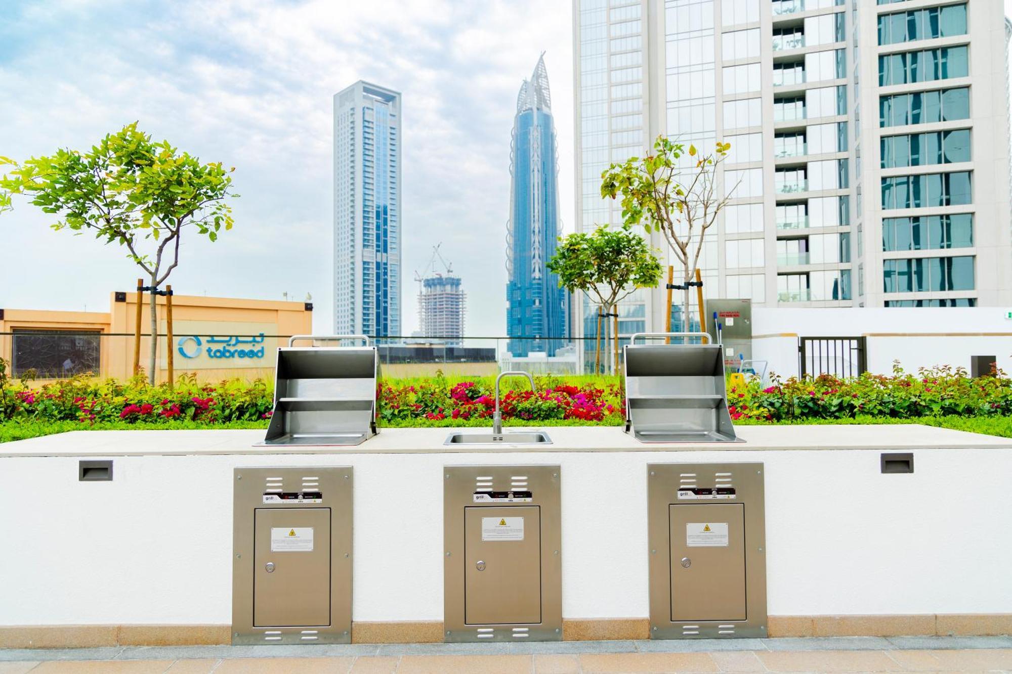 Lux Sky Residence, Burj Crown, Opera Boulevard View By Mall Apartment