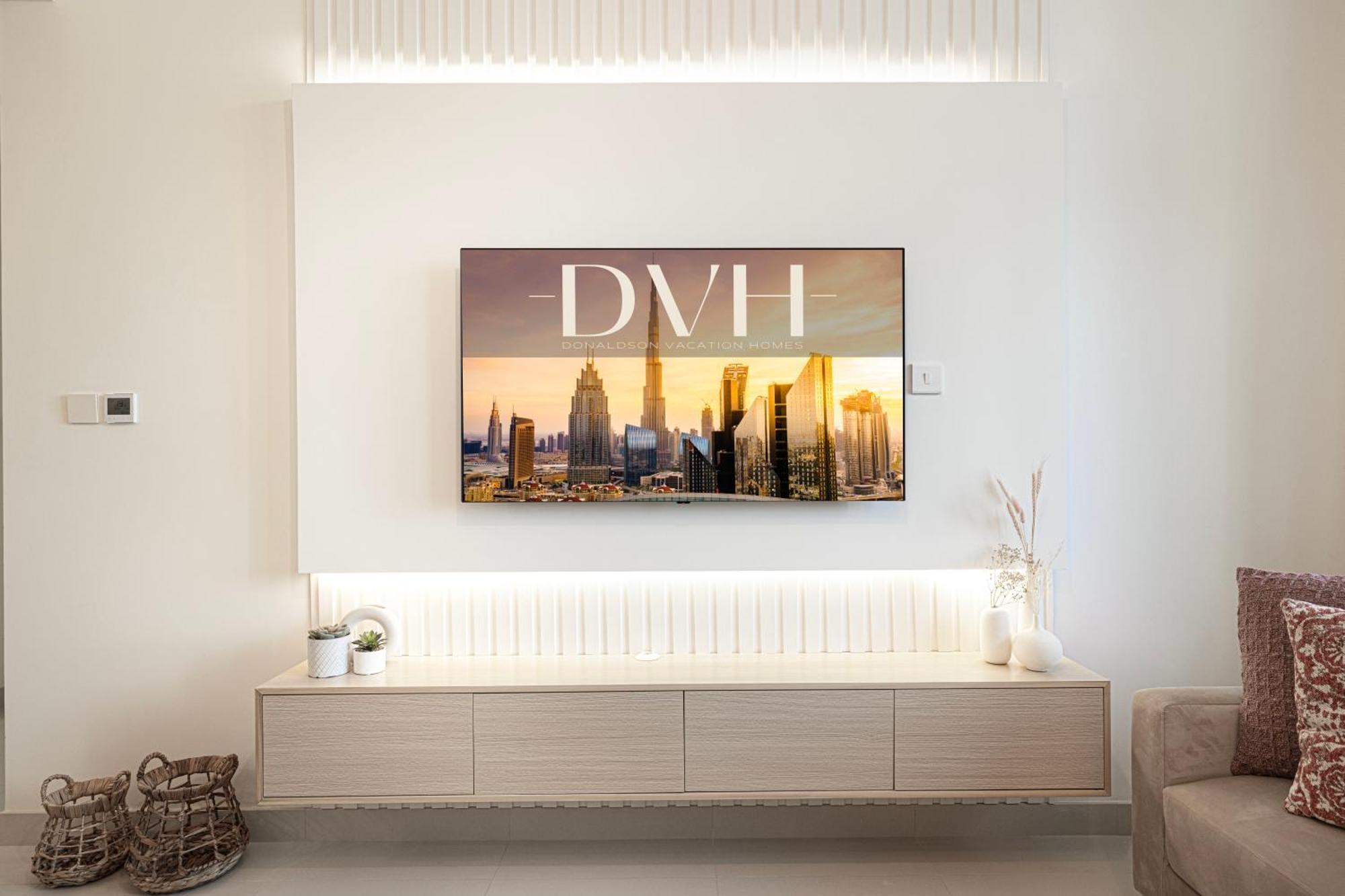 Lux Sky Residence, Burj Crown, Opera Boulevard View By Mall Dubai