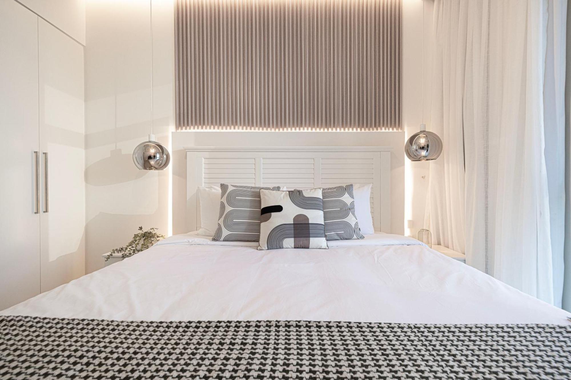Lux Sky Residence, Burj Crown, Opera Boulevard View By Mall *